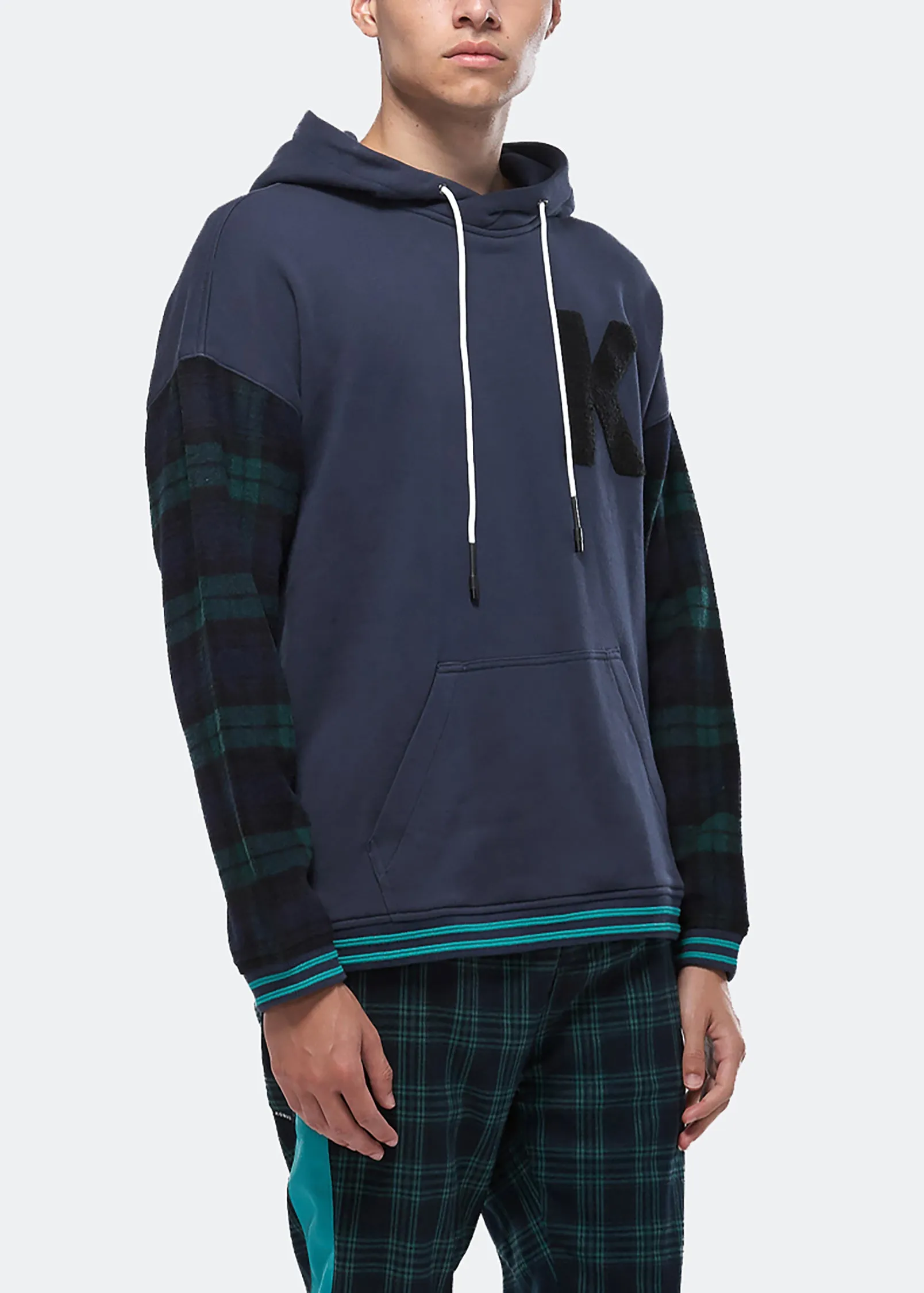 Konus Men's Pullover Hoodie w/ Wool Blend Plaid Sleeves in Navy