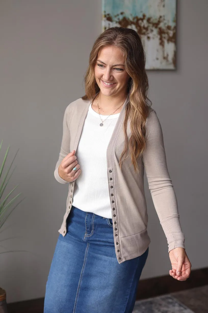 Light Mocha Snap Cardigan • S