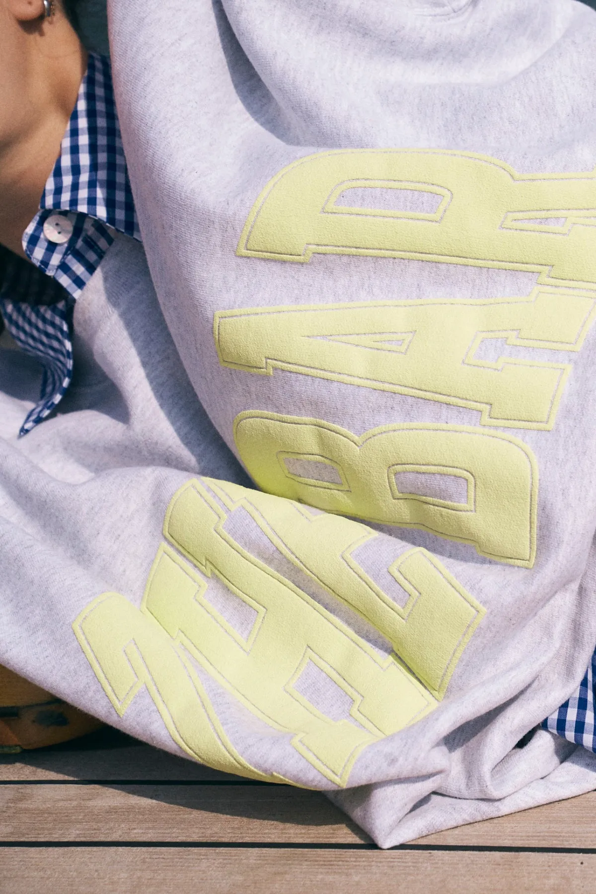 VARSITY SWEATSHIRT LT HEATHER GREY/LEMON